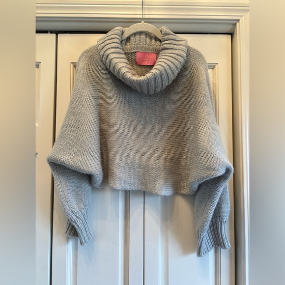 Azalea Wang Sweaters - Azalea Wang Gray crop chunky knit, M